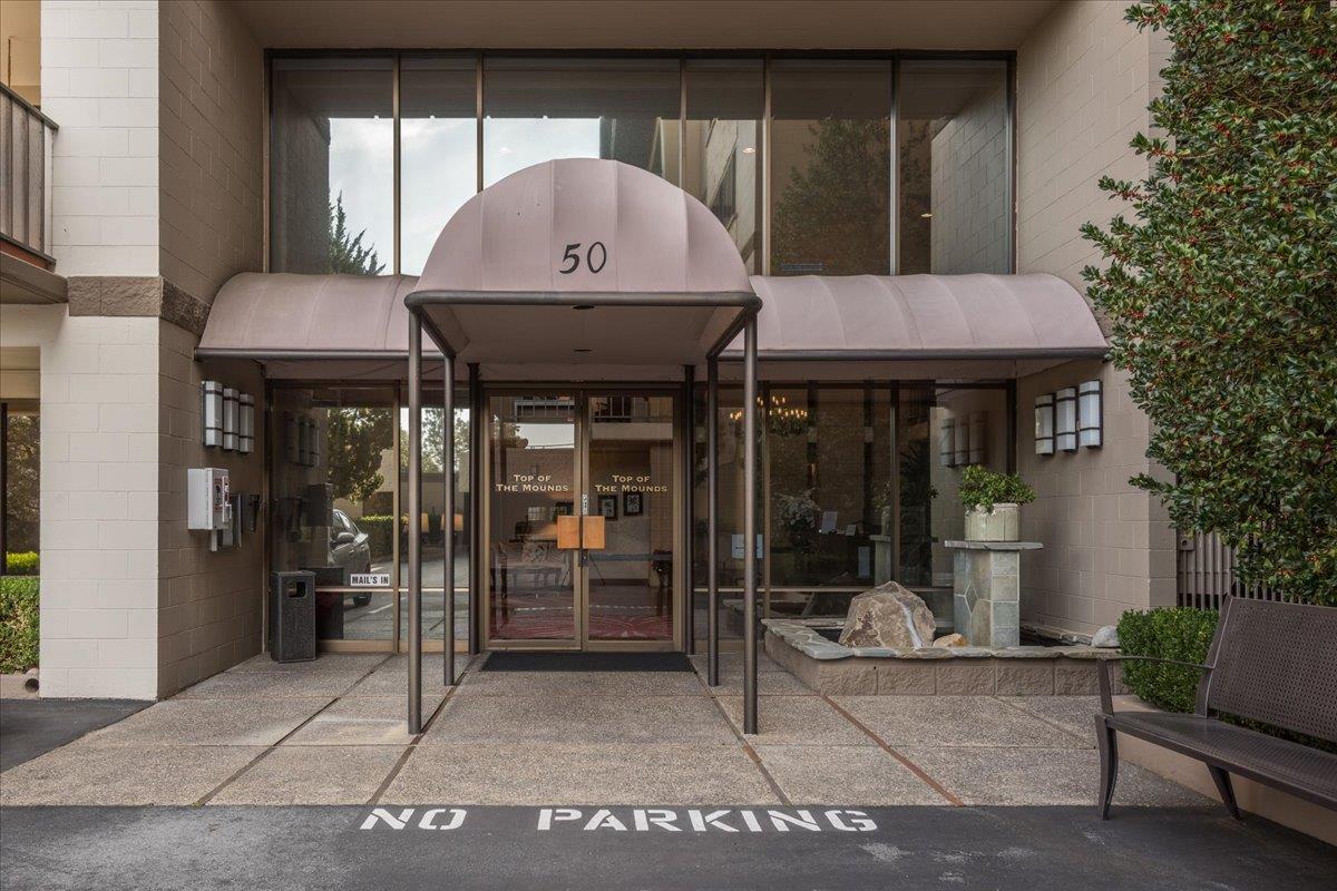 Detail Gallery Image 2 of 30 For 50 Mounds Rd #107,  San Mateo,  CA 94402 - 2 Beds | 2 Baths