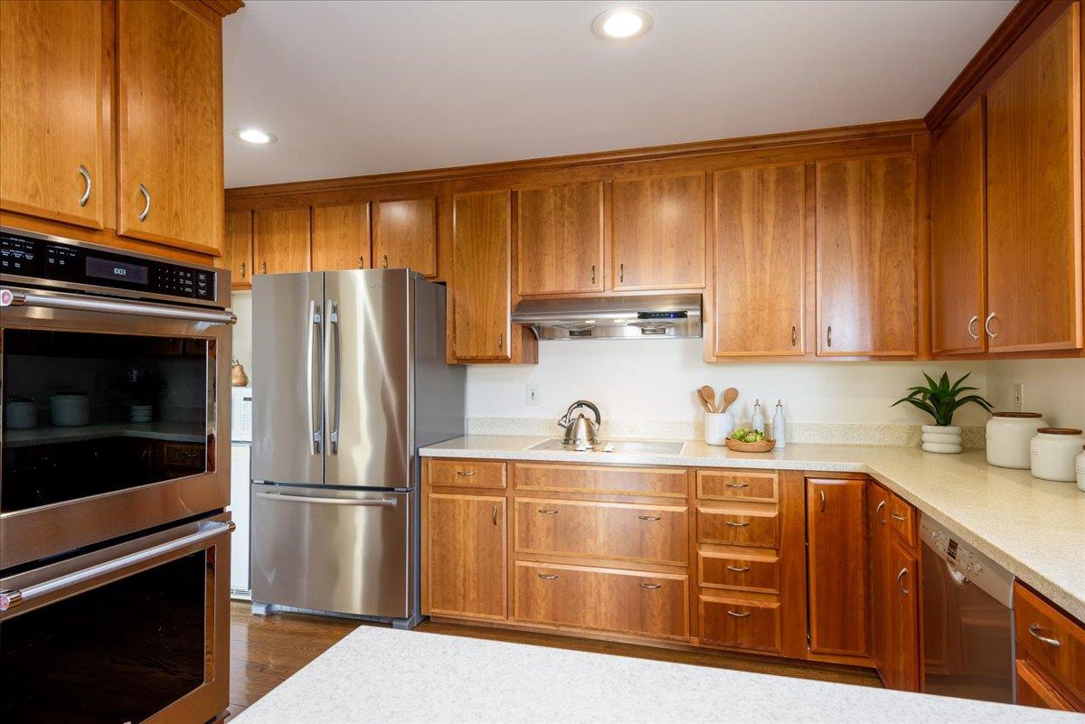 Detail Gallery Image 8 of 30 For 50 Mounds Rd #107,  San Mateo,  CA 94402 - 2 Beds | 2 Baths