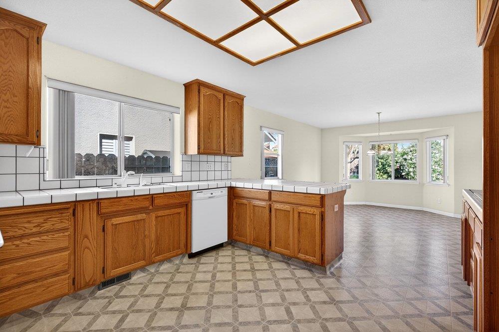 Detail Gallery Image 25 of 50 For 1490 Hilltop Rd, Hollister,  CA 95023 - 4 Beds | 2 Baths