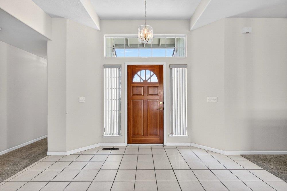 Detail Gallery Image 7 of 50 For 1490 Hilltop Rd, Hollister,  CA 95023 - 4 Beds | 2 Baths