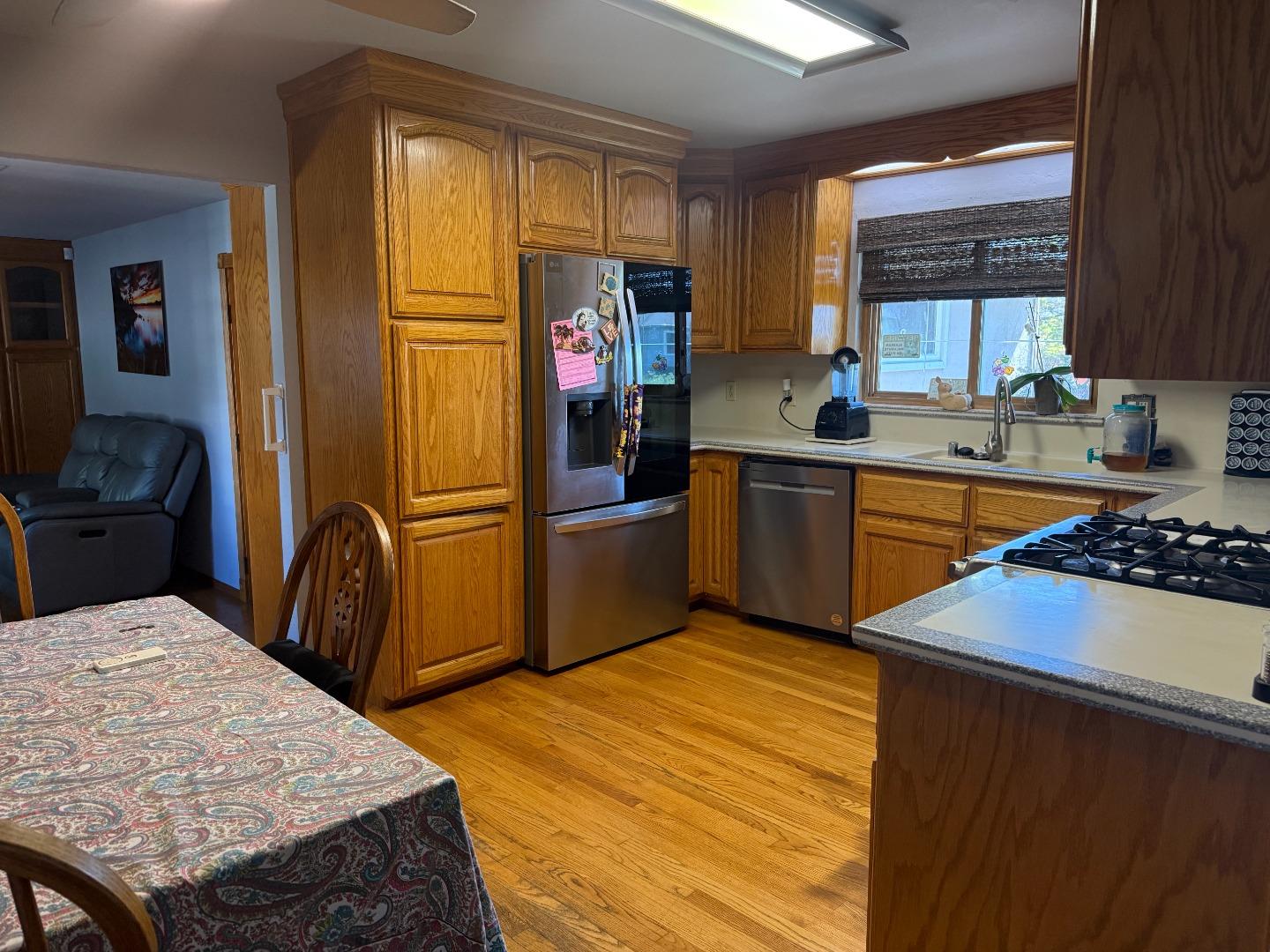 Front Image Thumbnail for ML82038002