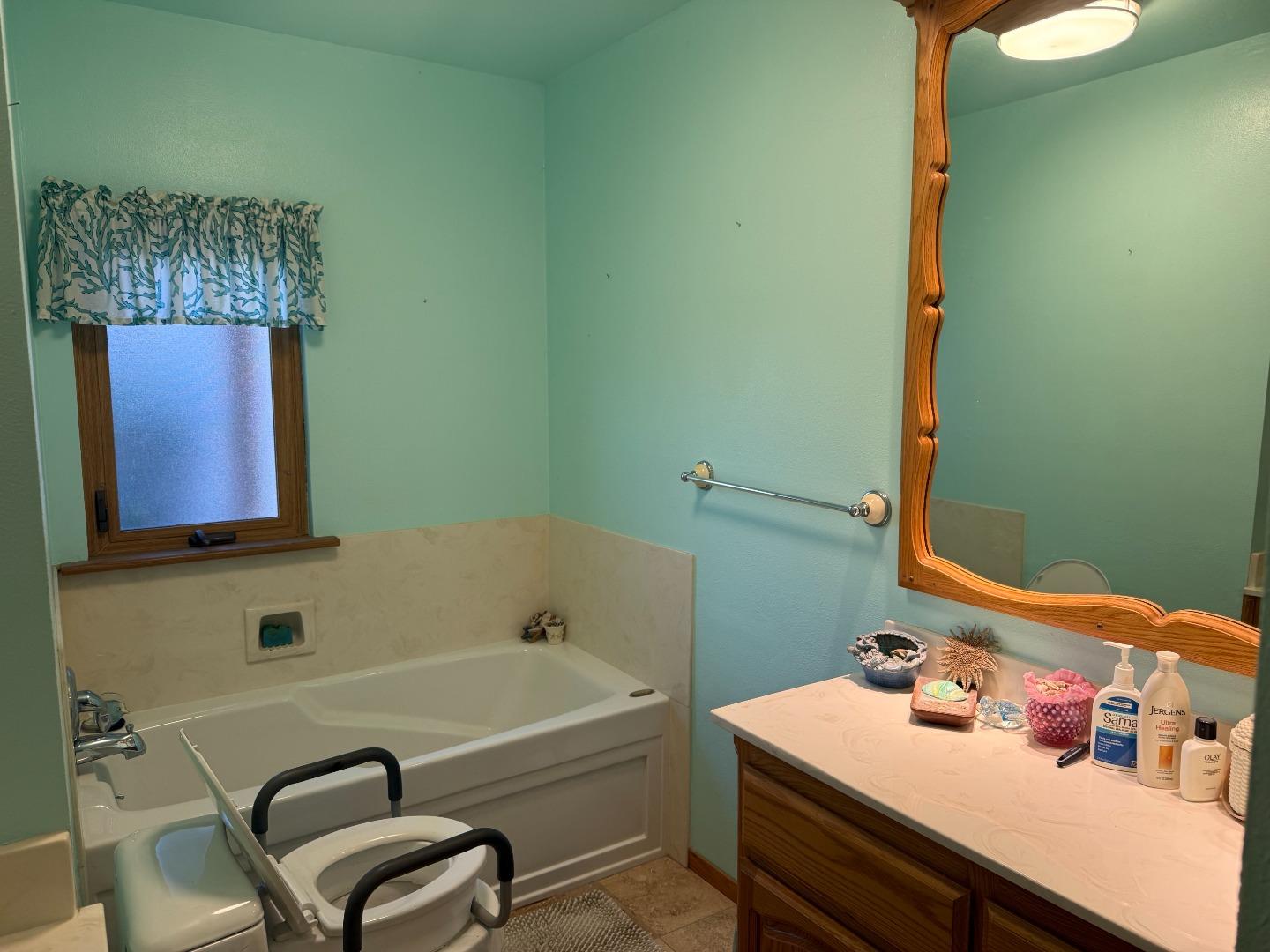 Detail Gallery Image 8 of 10 For 551 Chestnut Ave, Milpitas,  CA 95035 - 3 Beds | 2 Baths