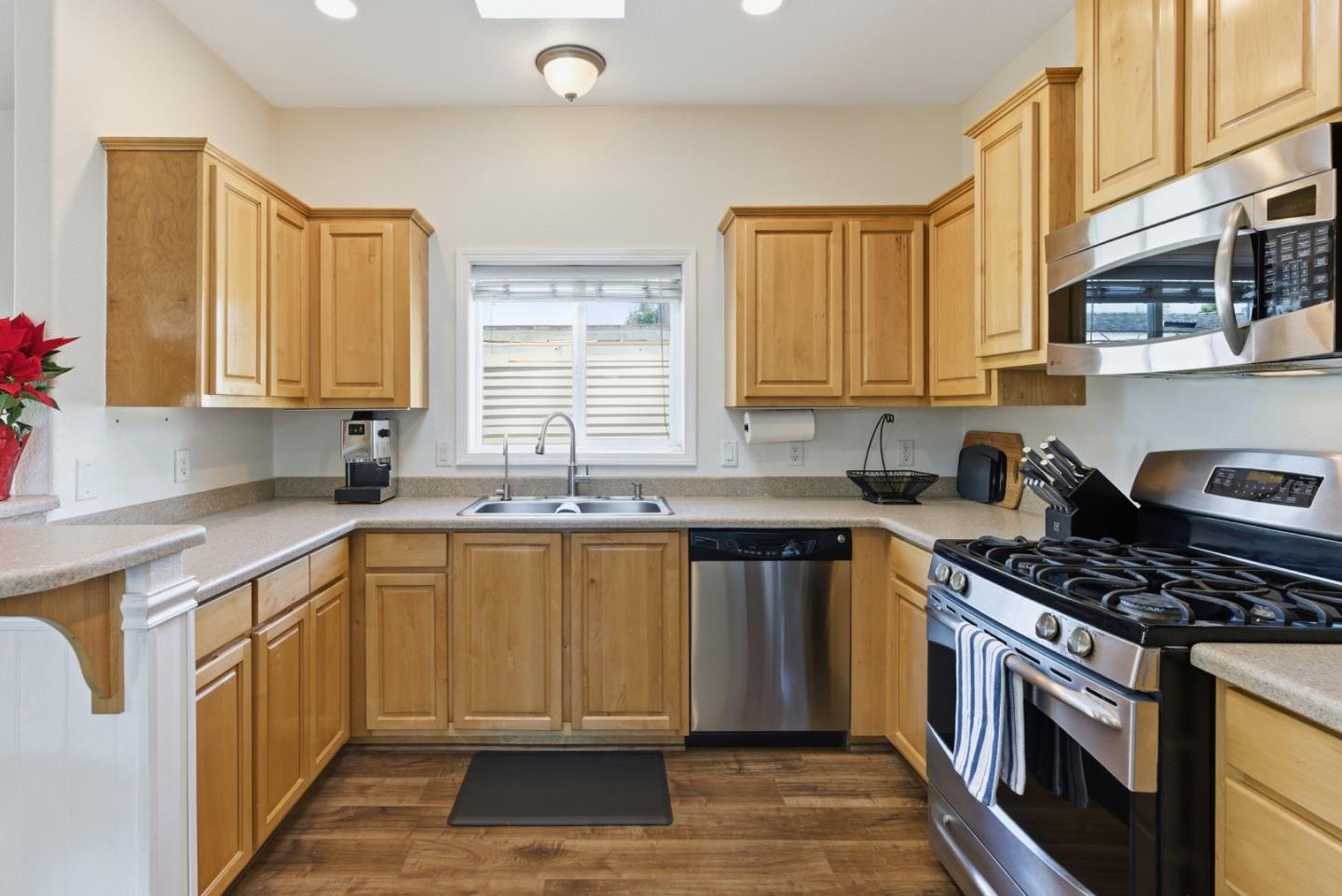 Detail Gallery Image 7 of 20 For 930 Rosedale Ave #68,  Capitola,  CA 95010 - 2 Beds | 1 Baths