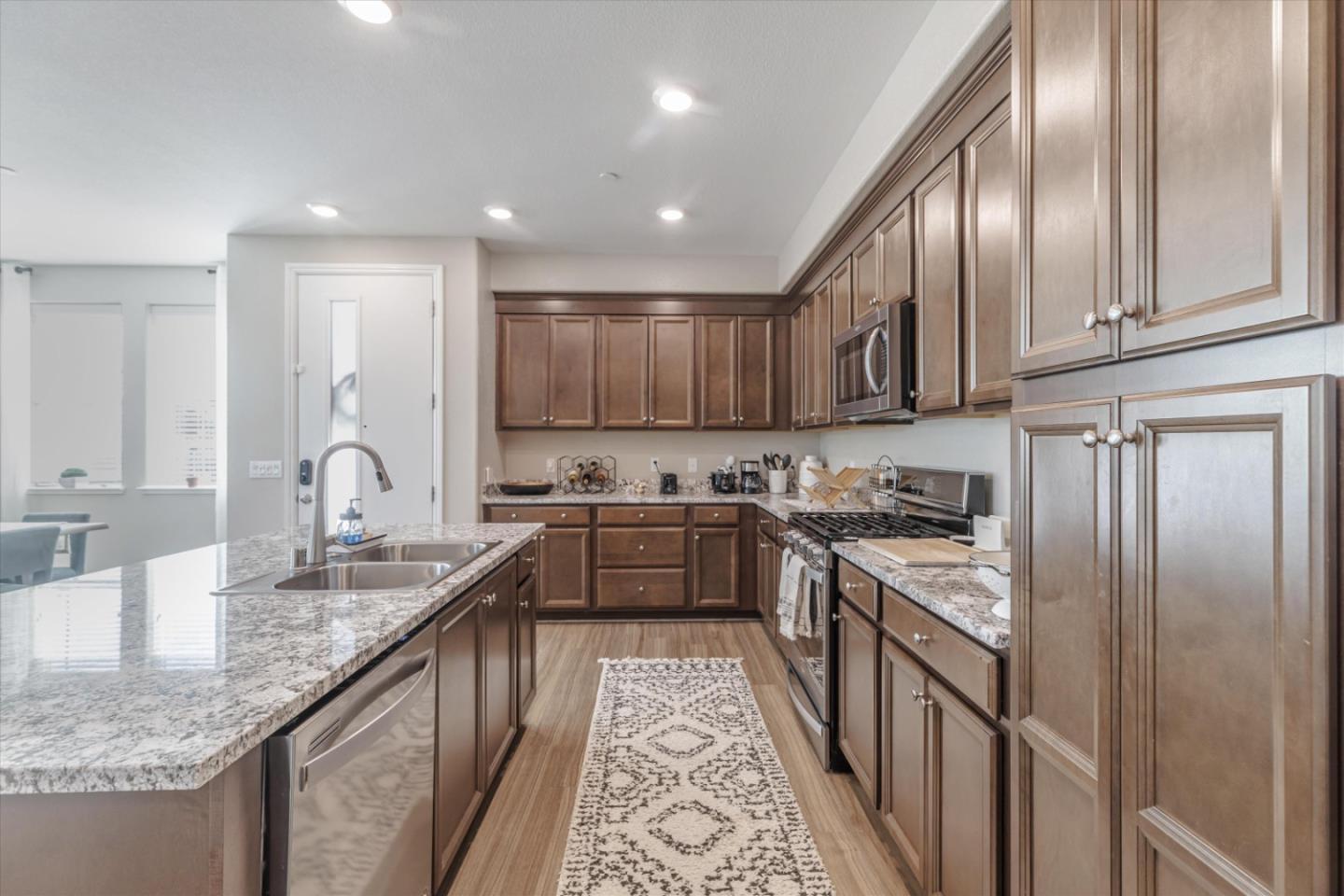 Detail Gallery Image 7 of 24 For 6568 Vision Ct, San Jose,  CA 95119 - 2 Beds | 2 Baths