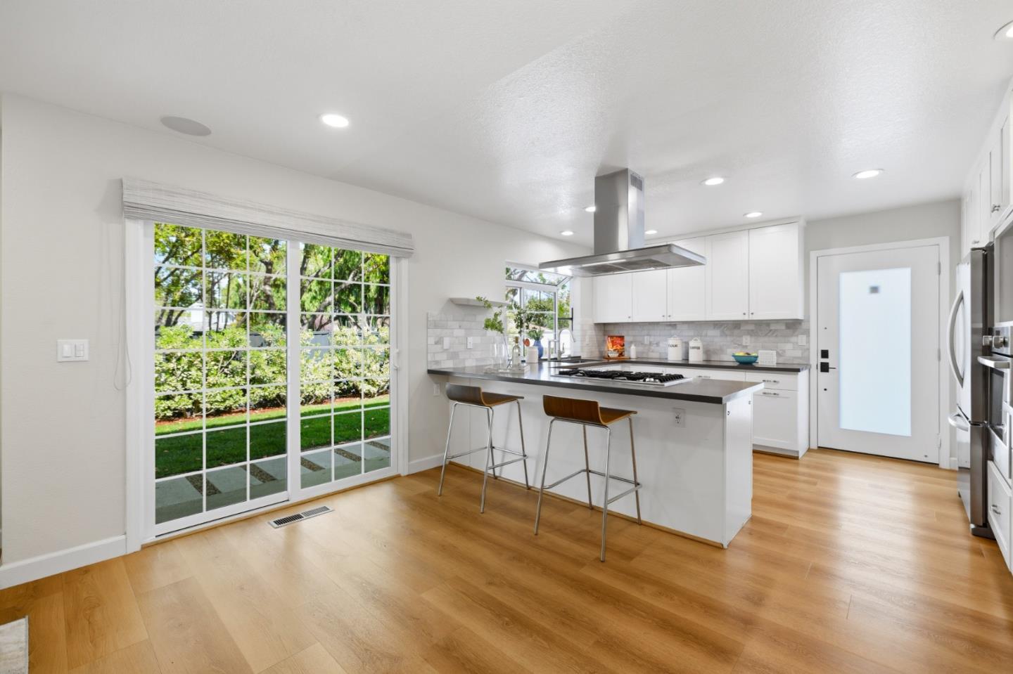 Detail Gallery Image 17 of 62 For 800 Fountain Park Ln, Mountain View,  CA 94043 - 4 Beds | 3 Baths