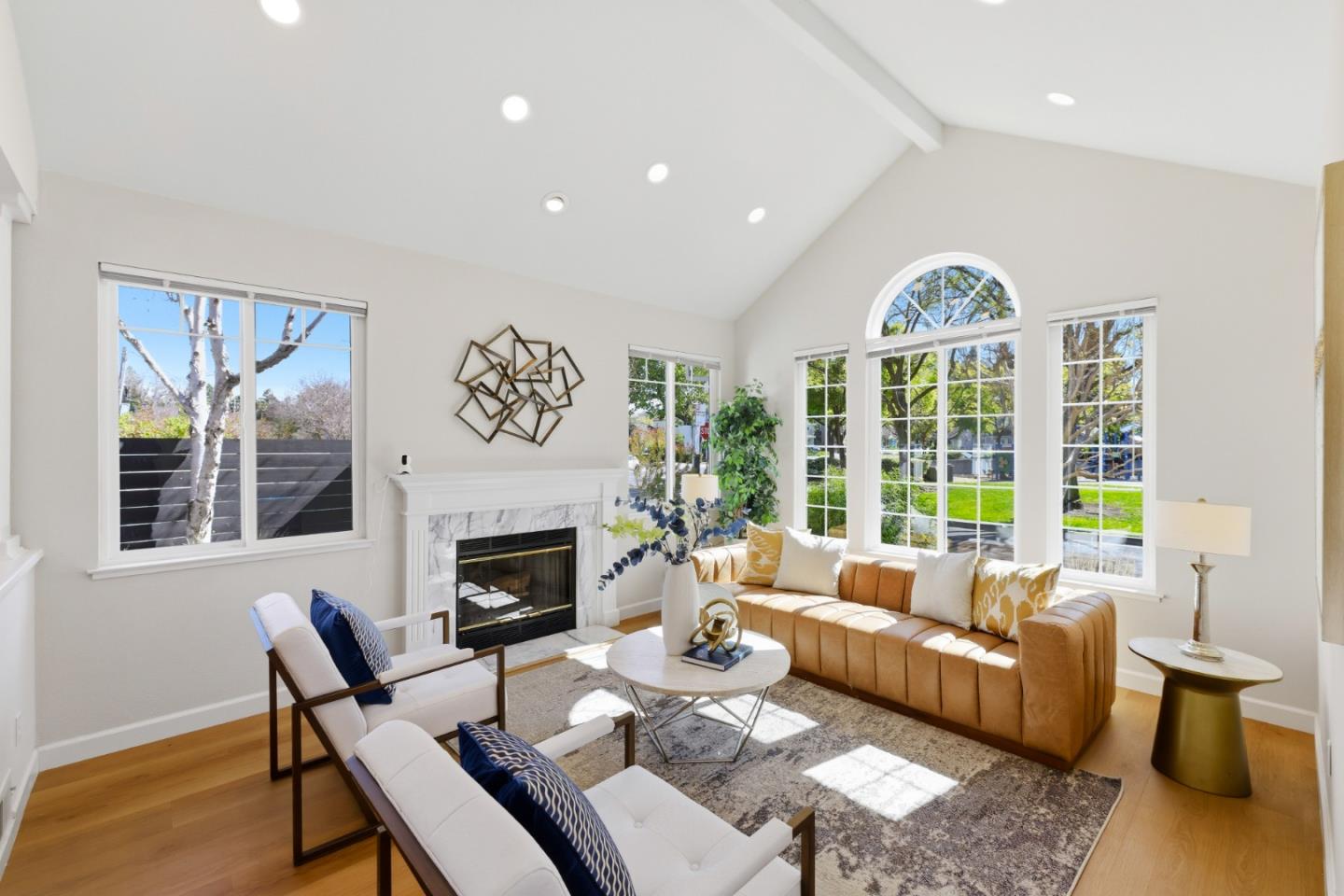 Detail Gallery Image 4 of 62 For 800 Fountain Park Ln, Mountain View,  CA 94043 - 4 Beds | 3 Baths