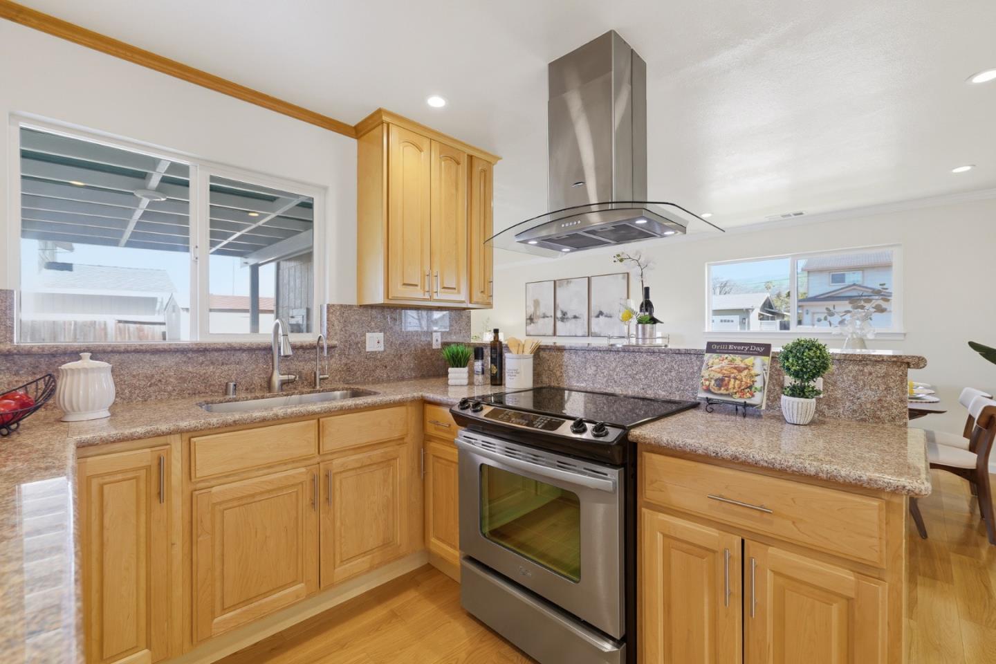 Detail Gallery Image 12 of 32 For 3139 Laneview Dr, San Jose,  CA 95132 - 5 Beds | 3 Baths