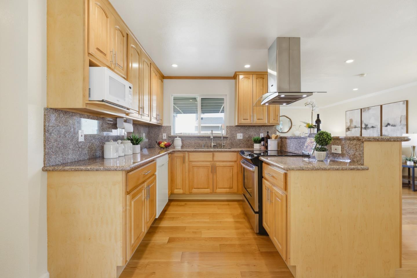 Detail Gallery Image 14 of 32 For 3139 Laneview Dr, San Jose,  CA 95132 - 5 Beds | 3 Baths