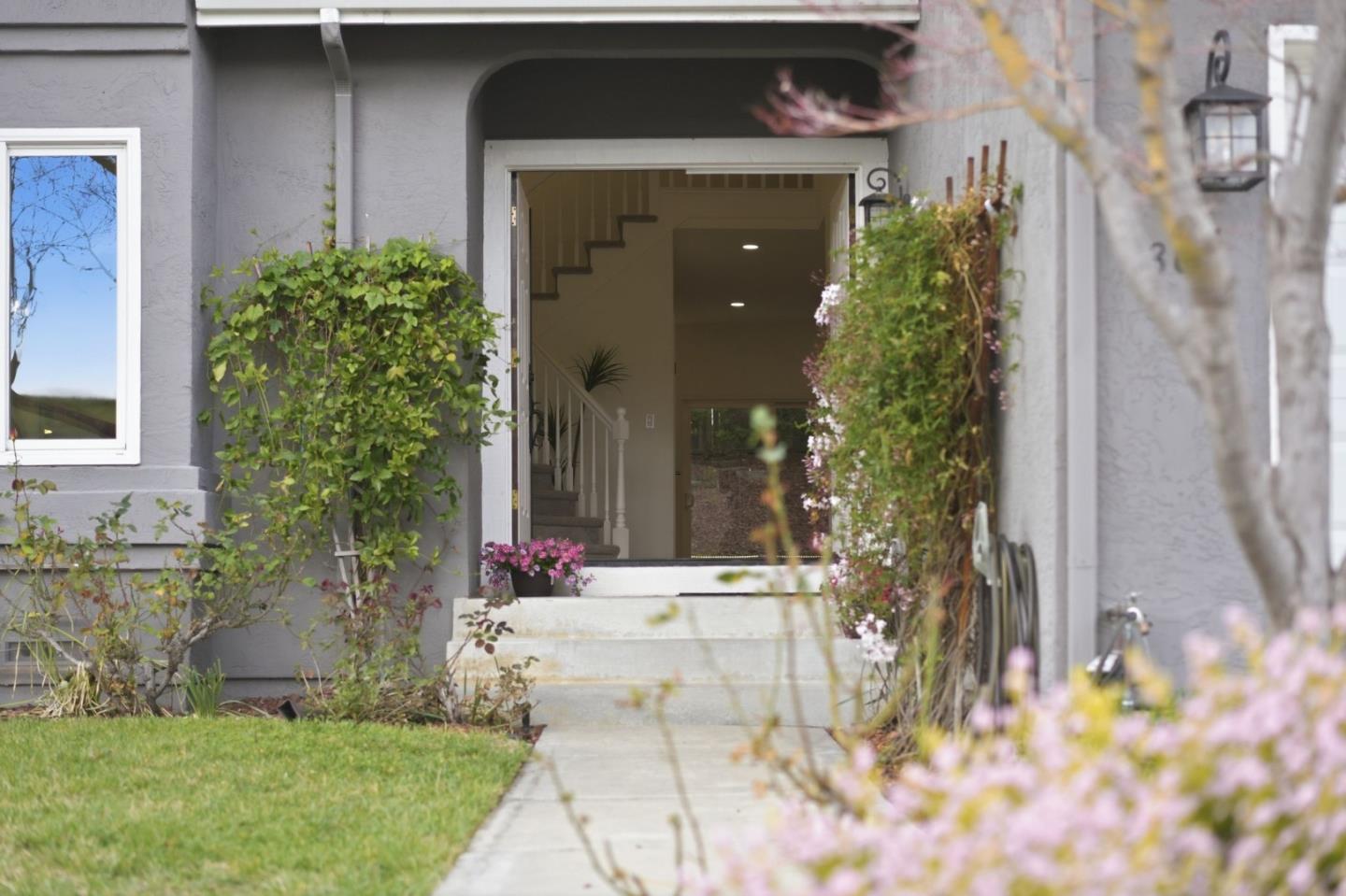 Detail Gallery Image 4 of 71 For 3611 Groesbeck Hill Dr, San Jose,  CA 95148 - 4 Beds | 3 Baths