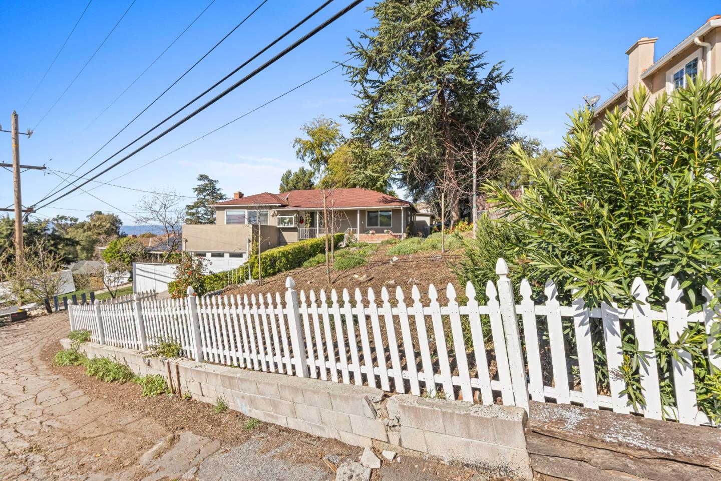 Detail Gallery Image 3 of 63 For 15175 Rosemar Ave, San Jose,  CA 95127 - 3 Beds | 2/1 Baths