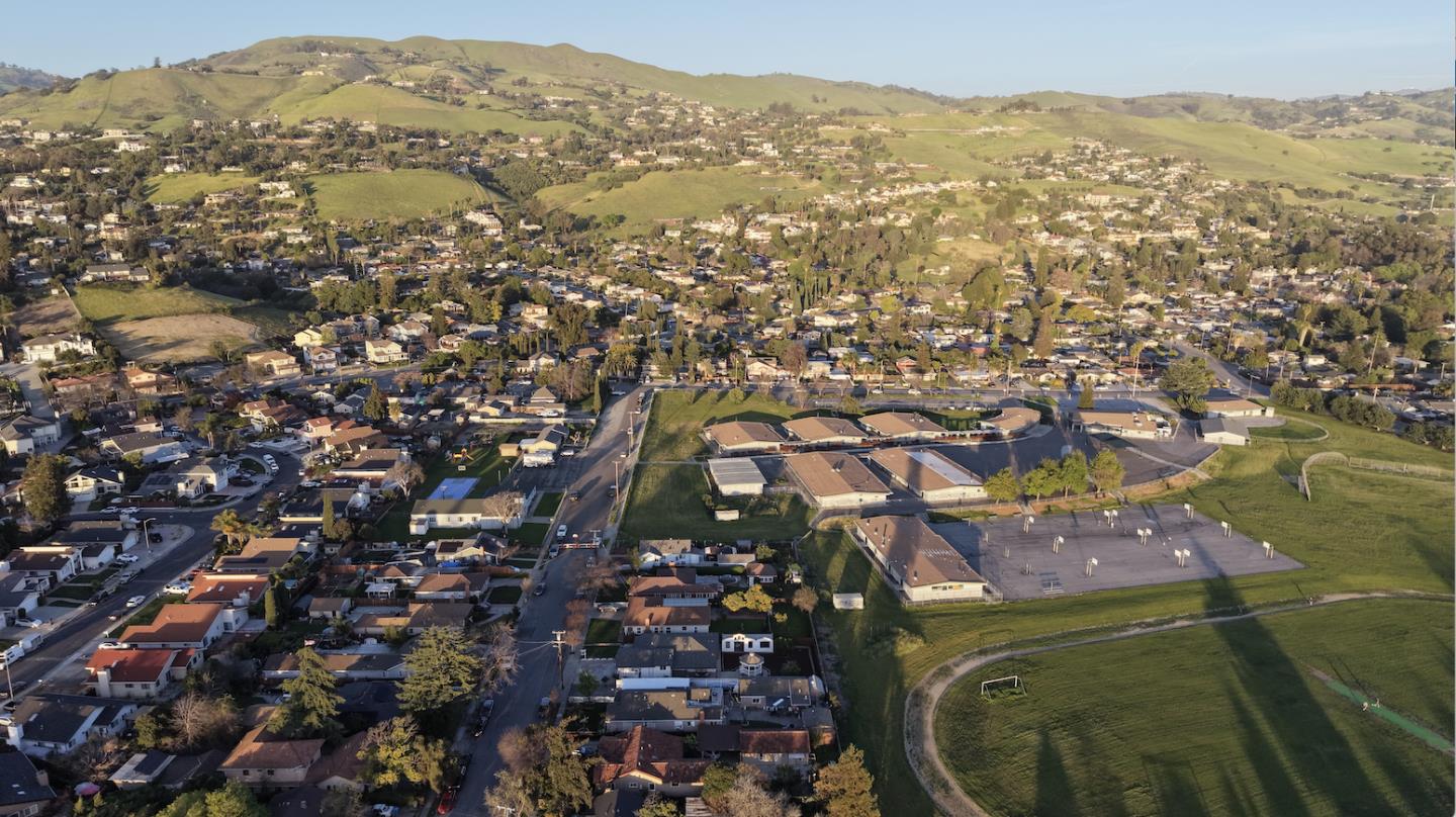 Detail Gallery Image 36 of 40 For 236 S Claremont Ave, San Jose,  CA 95127 - 3 Beds | 2 Baths