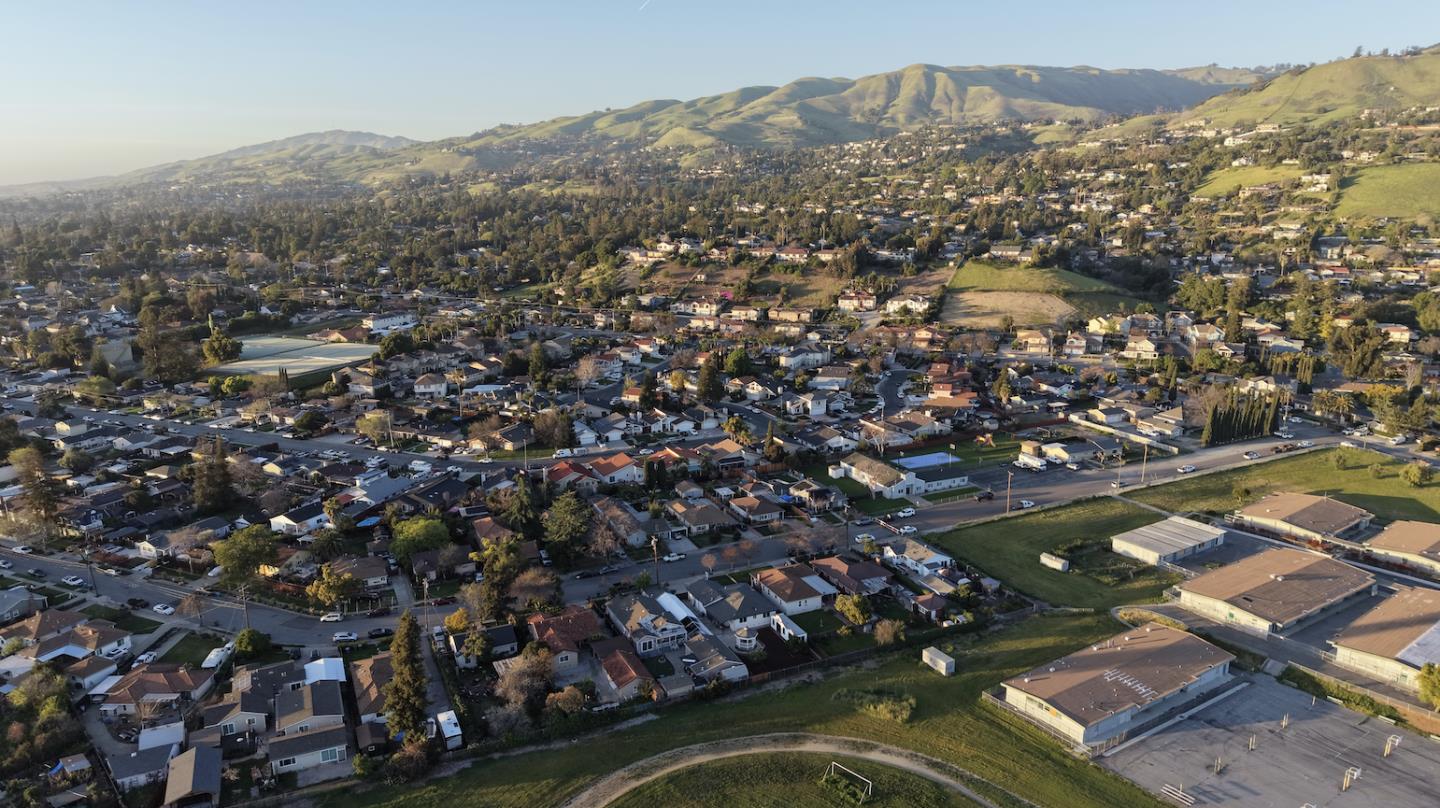 Detail Gallery Image 37 of 40 For 236 S Claremont Ave, San Jose,  CA 95127 - 3 Beds | 2 Baths