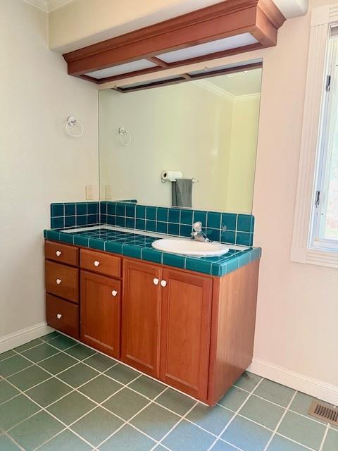 Detail Gallery Image 10 of 17 For 354 San Miguel Canyon Rd, Royal Oaks,  CA 95076 - 3 Beds | 3 Baths