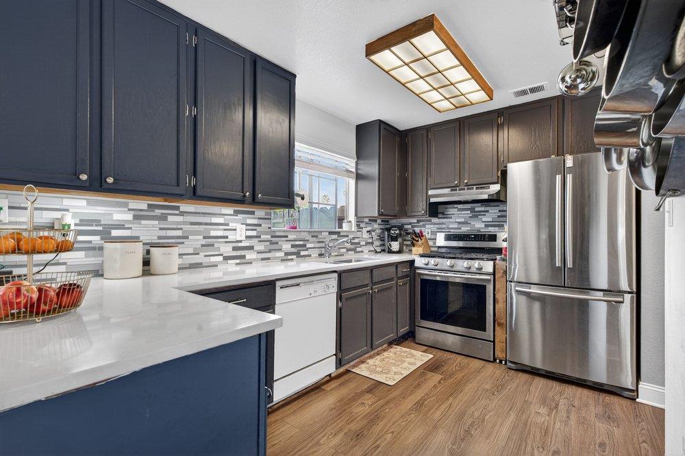 Detail Gallery Image 11 of 35 For 1459 Squire Ct, Hollister,  CA 95023 - 3 Beds | 2 Baths