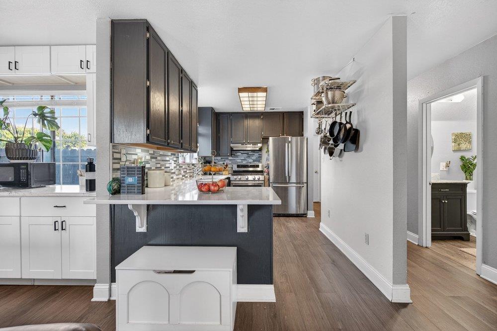 Detail Gallery Image 12 of 35 For 1459 Squire Ct, Hollister,  CA 95023 - 3 Beds | 2 Baths