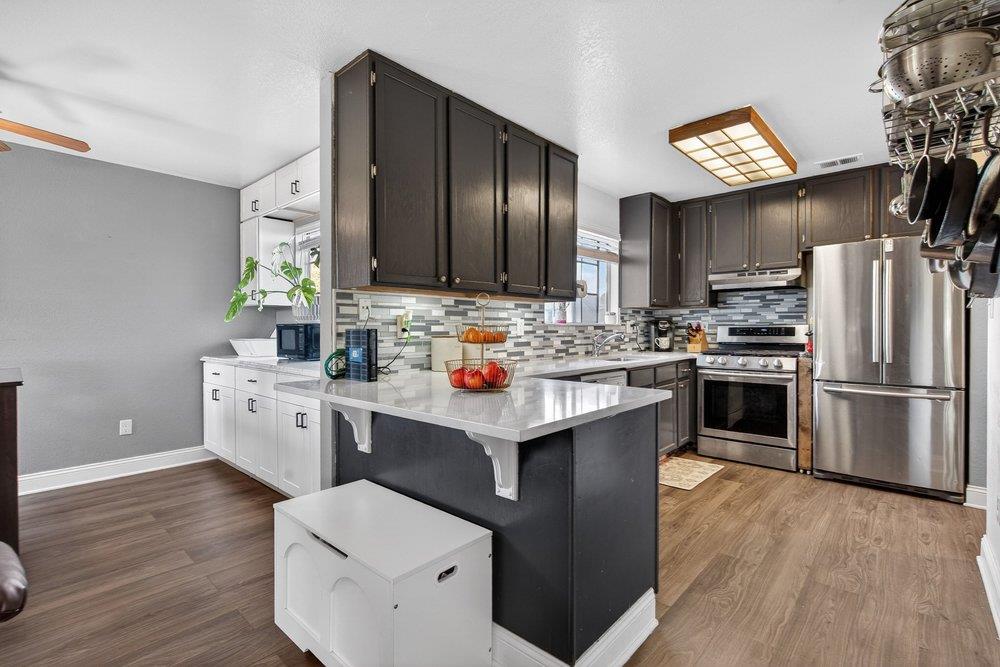 Detail Gallery Image 13 of 35 For 1459 Squire Ct, Hollister,  CA 95023 - 3 Beds | 2 Baths