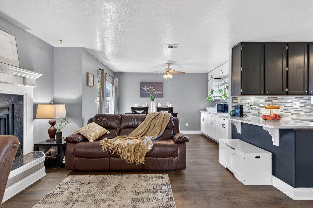 Detail Gallery Image 15 of 35 For 1459 Squire Ct, Hollister,  CA 95023 - 3 Beds | 2 Baths