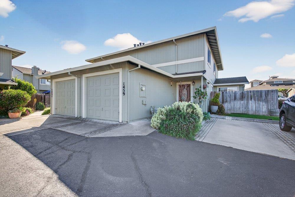 Detail Gallery Image 2 of 35 For 1459 Squire Ct, Hollister,  CA 95023 - 3 Beds | 2 Baths