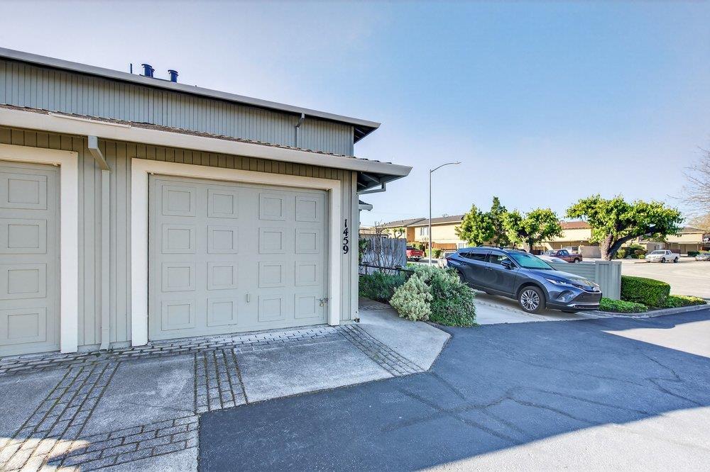 Detail Gallery Image 3 of 35 For 1459 Squire Ct, Hollister,  CA 95023 - 3 Beds | 2 Baths