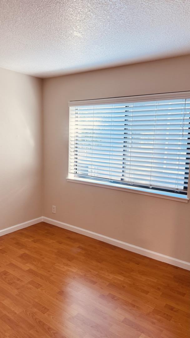 Detail Gallery Image 11 of 13 For 273 Stonegate Cir, San Jose,  CA 95110 - 2 Beds | 1 Baths