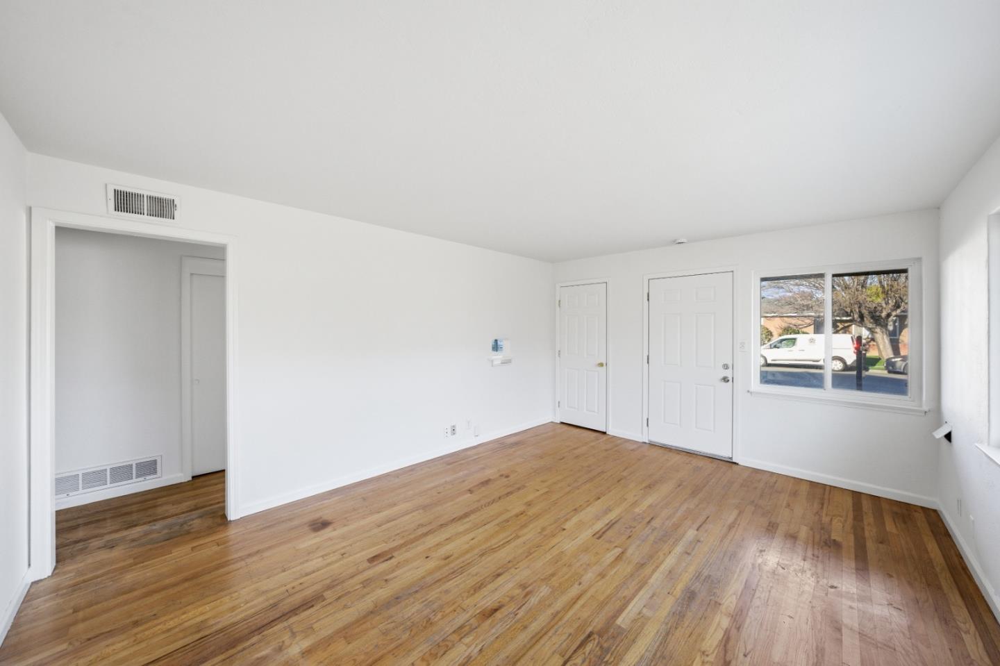 Detail Gallery Image 4 of 31 For 791 N 14th St, San Jose,  CA 95112 - – Beds | – Baths