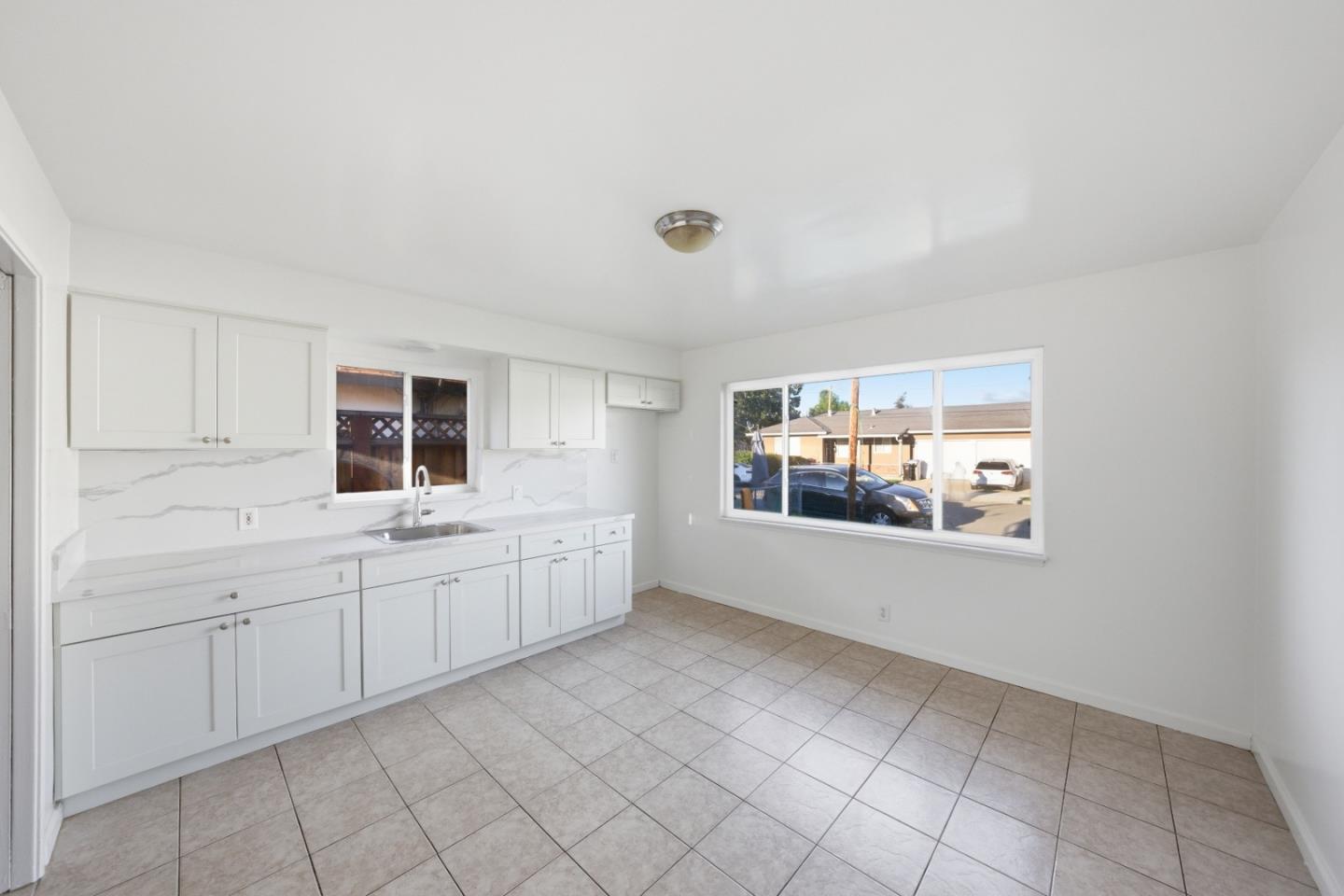 Detail Gallery Image 5 of 31 For 791 N 14th St, San Jose,  CA 95112 - – Beds | – Baths