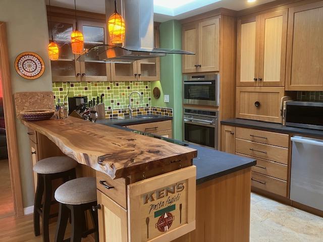 Detail Gallery Image 10 of 29 For 1342 Orchard Dr, Santa Cruz,  CA 95060 - 3 Beds | 2 Baths