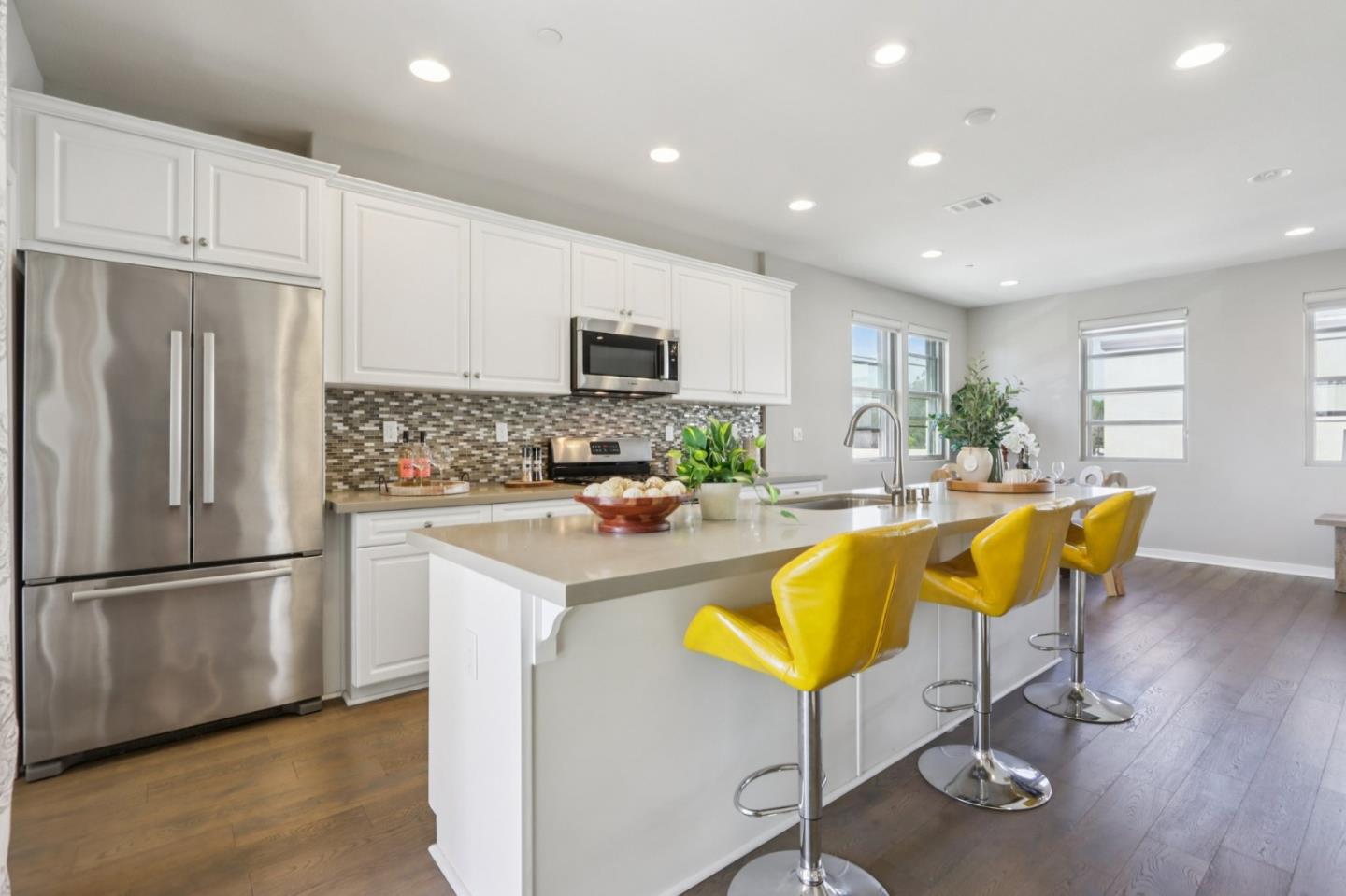 Detail Gallery Image 13 of 33 For 951 Arrowleaf Pl, San Jose,  CA 95131 - 4 Beds | 3/1 Baths