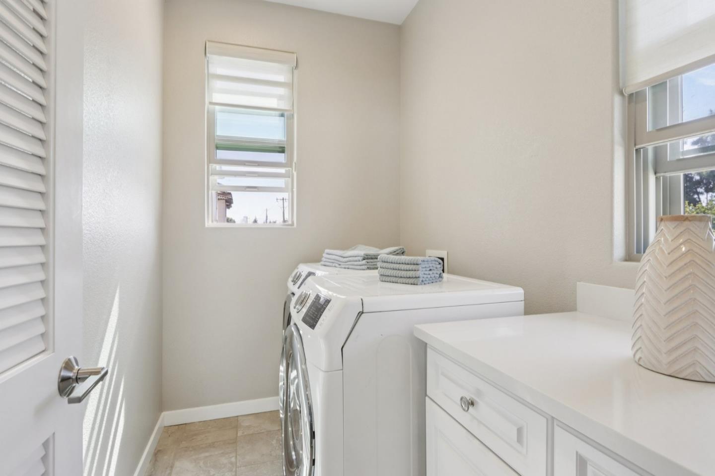 Detail Gallery Image 17 of 33 For 951 Arrowleaf Pl, San Jose,  CA 95131 - 4 Beds | 3/1 Baths