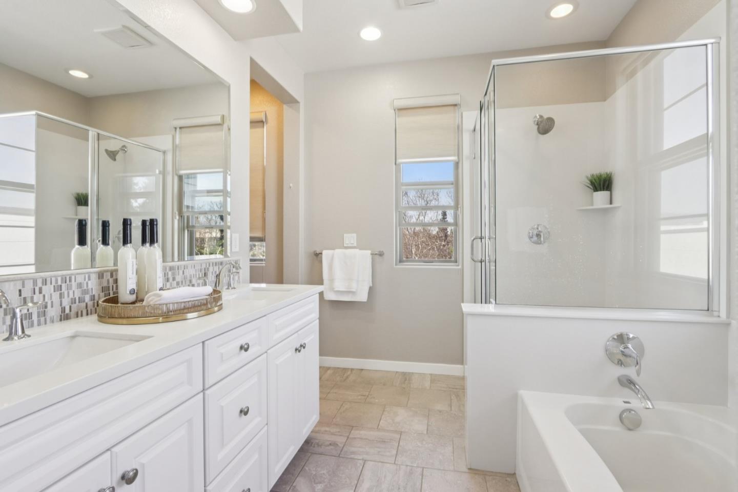 Detail Gallery Image 18 of 33 For 951 Arrowleaf Pl, San Jose,  CA 95131 - 4 Beds | 3/1 Baths