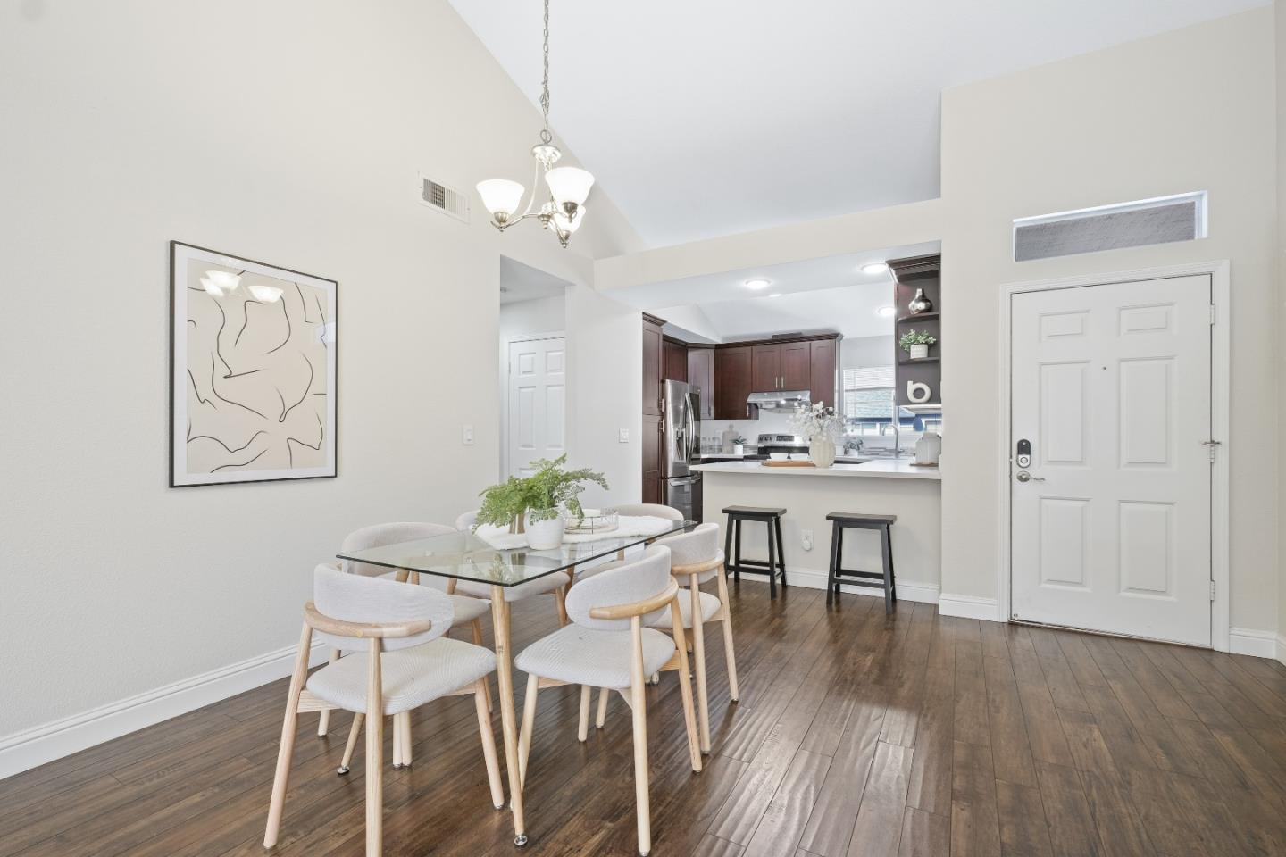 Detail Gallery Image 12 of 45 For 1735 Parkview Green Cir, San Jose,  CA 95131 - 2 Beds | 2 Baths