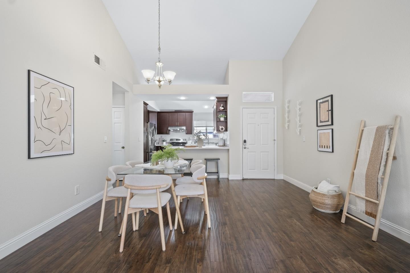 Detail Gallery Image 14 of 45 For 1735 Parkview Green Cir, San Jose,  CA 95131 - 2 Beds | 2 Baths