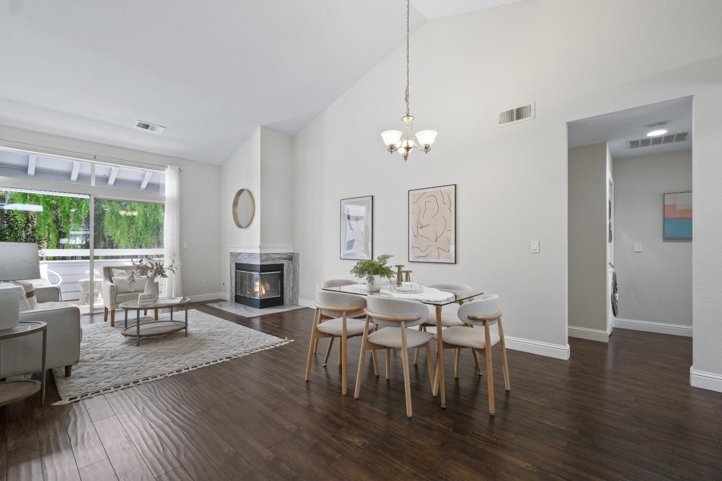 Detail Gallery Image 2 of 45 For 1735 Parkview Green Cir, San Jose,  CA 95131 - 2 Beds | 2 Baths