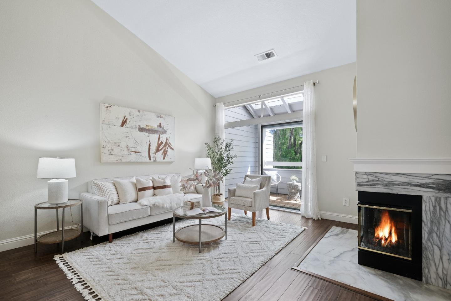 Detail Gallery Image 3 of 45 For 1735 Parkview Green Cir, San Jose,  CA 95131 - 2 Beds | 2 Baths