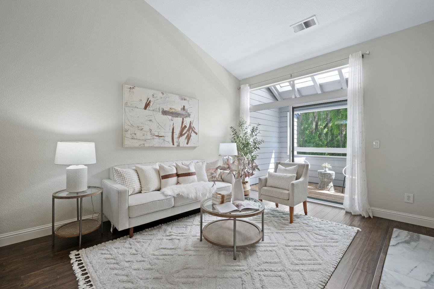 Detail Gallery Image 5 of 45 For 1735 Parkview Green Cir, San Jose,  CA 95131 - 2 Beds | 2 Baths