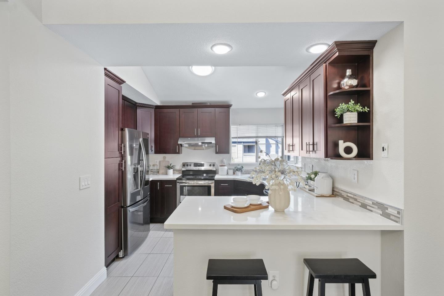 Detail Gallery Image 6 of 45 For 1735 Parkview Green Cir, San Jose,  CA 95131 - 2 Beds | 2 Baths