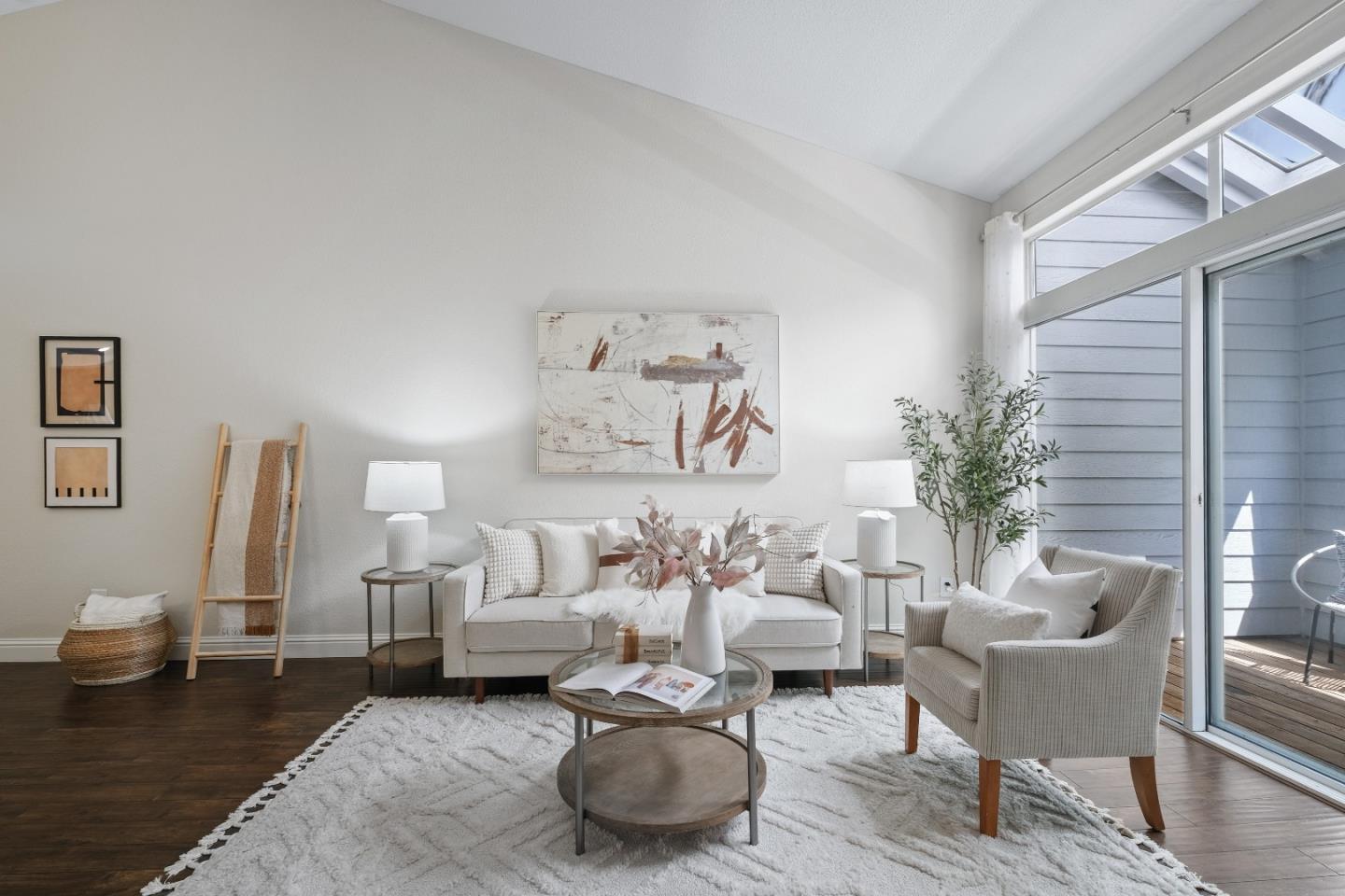 Detail Gallery Image 8 of 45 For 1735 Parkview Green Cir, San Jose,  CA 95131 - 2 Beds | 2 Baths