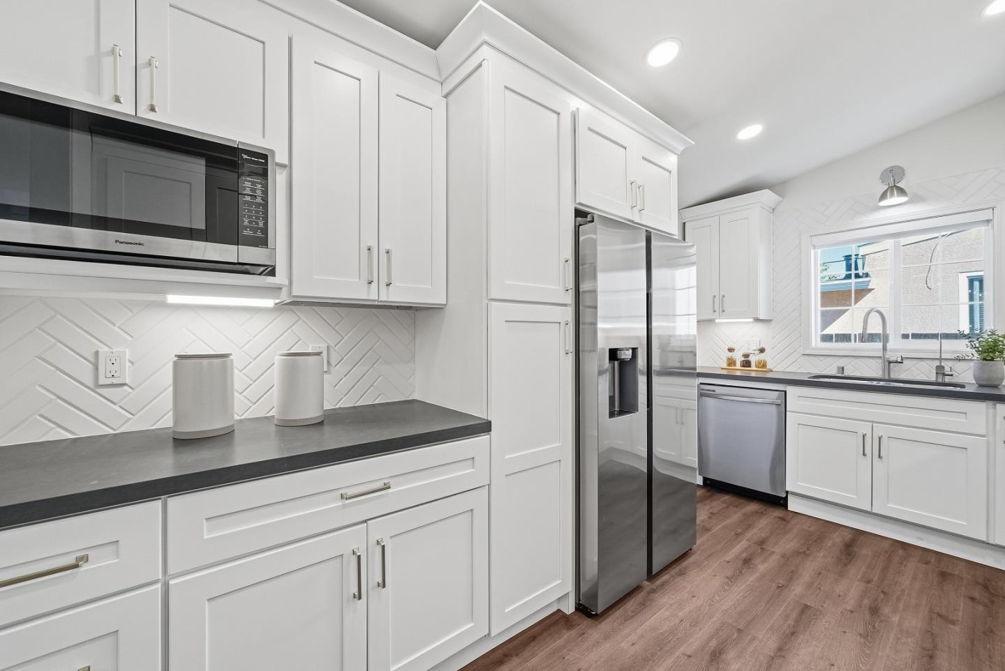 Detail Gallery Image 10 of 44 For 1658 Lodi Ave, San Mateo,  CA 94401 - 3 Beds | 2 Baths