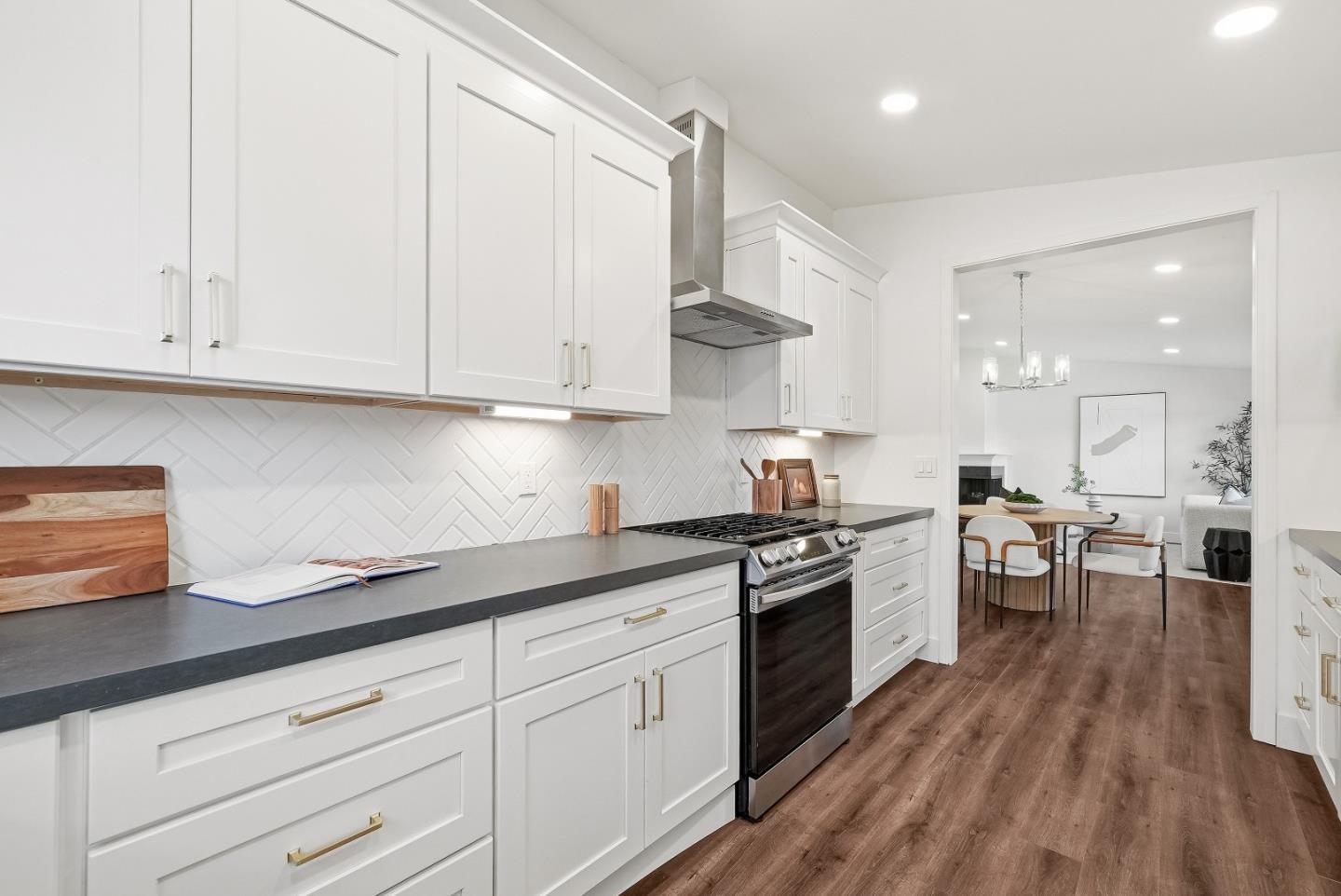 Detail Gallery Image 11 of 44 For 1658 Lodi Ave, San Mateo,  CA 94401 - 3 Beds | 2 Baths