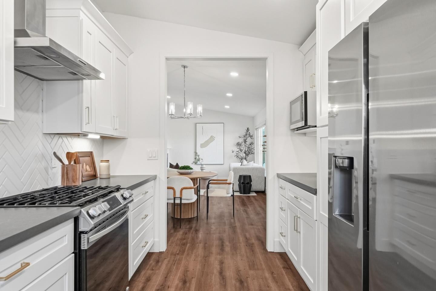 Detail Gallery Image 12 of 44 For 1658 Lodi Ave, San Mateo,  CA 94401 - 3 Beds | 2 Baths