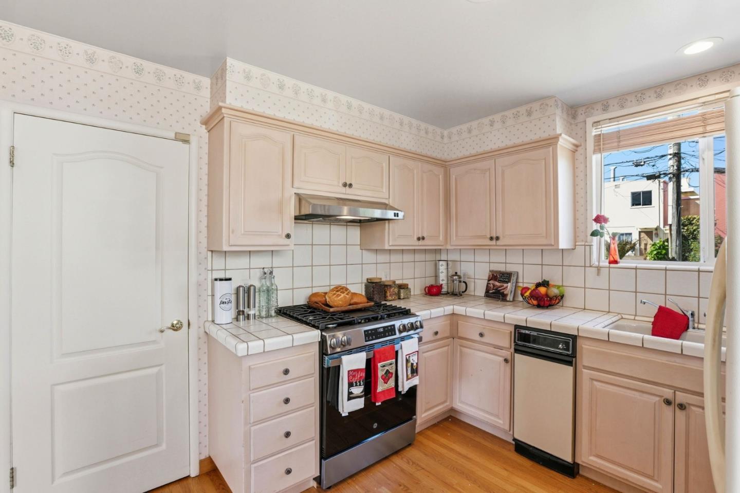 Detail Gallery Image 13 of 45 For 48 Park Manor Dr, Daly City,  CA 94015 - 2 Beds | 1 Baths