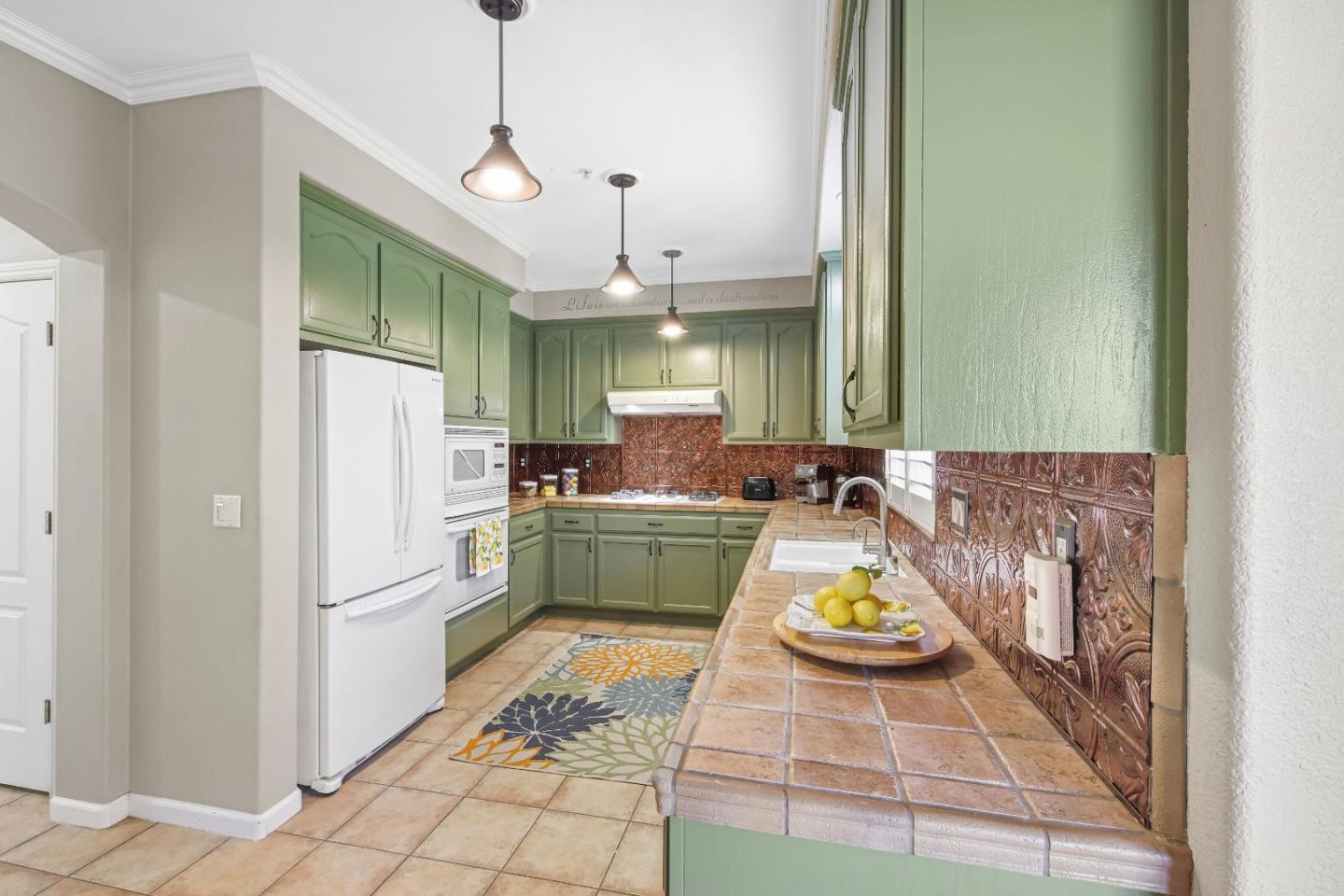 Detail Gallery Image 10 of 28 For 2 Donner St, San Juan Bautista,  CA 95045 - 4 Beds | 2/1 Baths