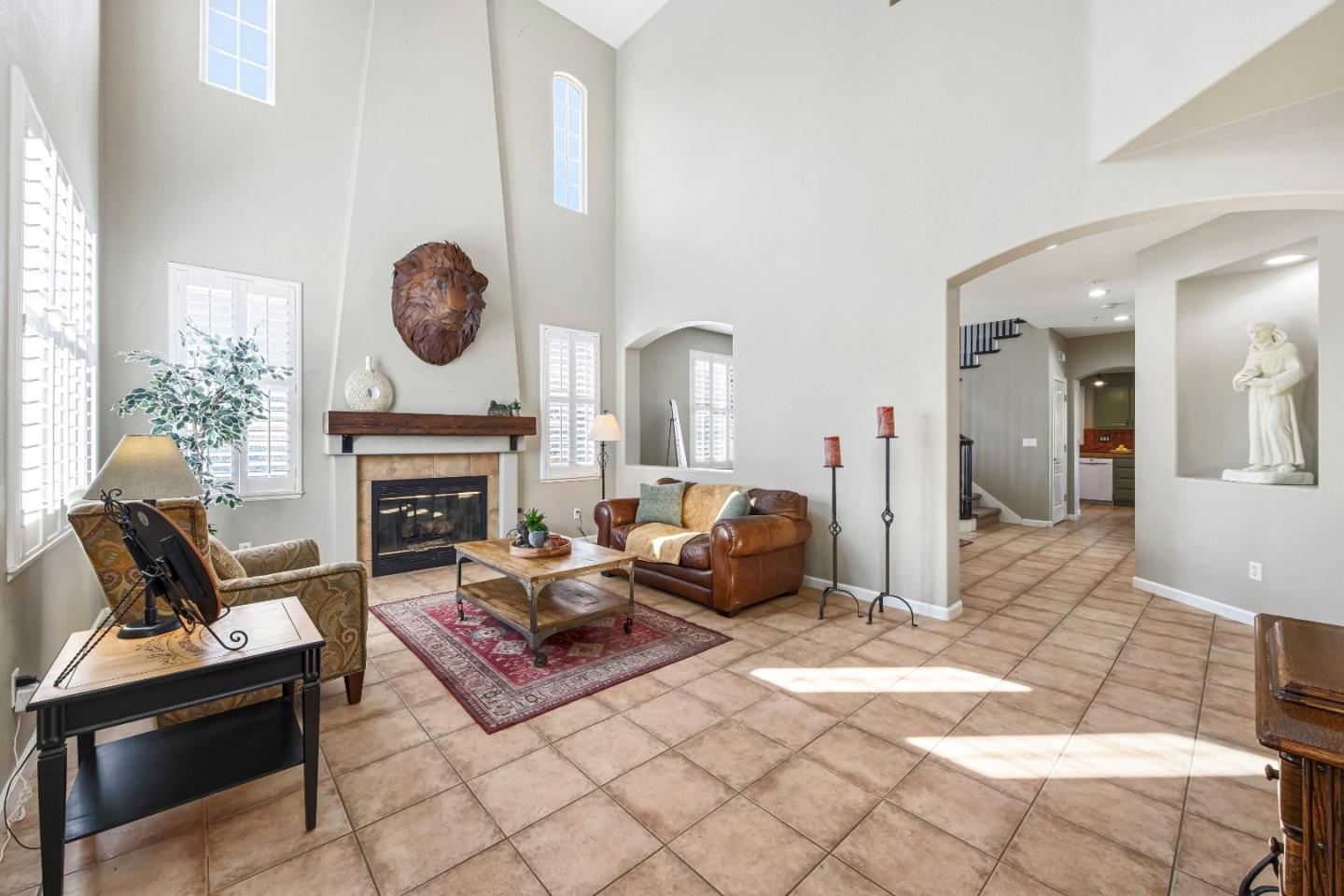 Detail Gallery Image 2 of 28 For 2 Donner St, San Juan Bautista,  CA 95045 - 4 Beds | 2/1 Baths