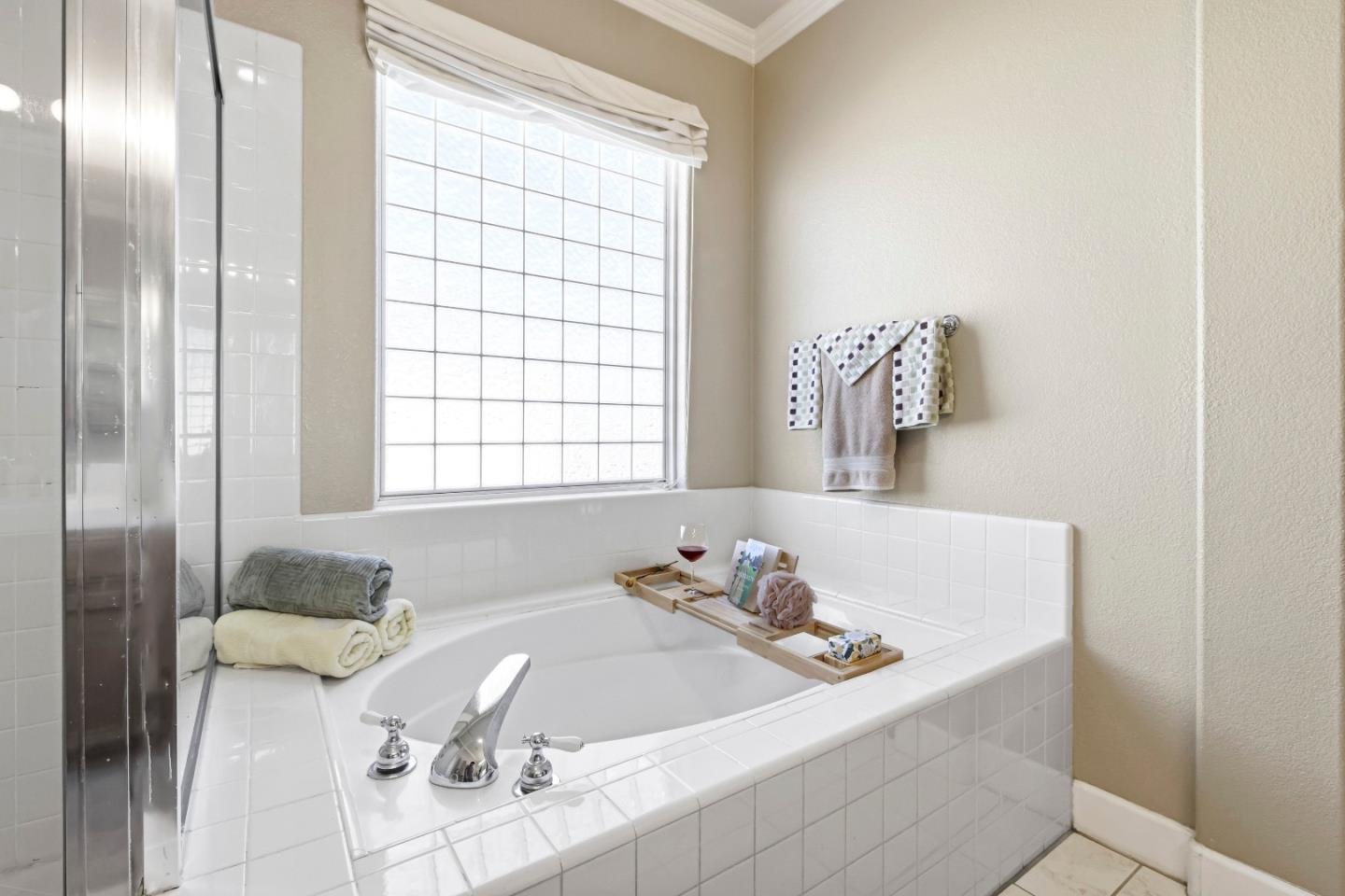 Detail Gallery Image 20 of 28 For 2 Donner St, San Juan Bautista,  CA 95045 - 4 Beds | 2/1 Baths