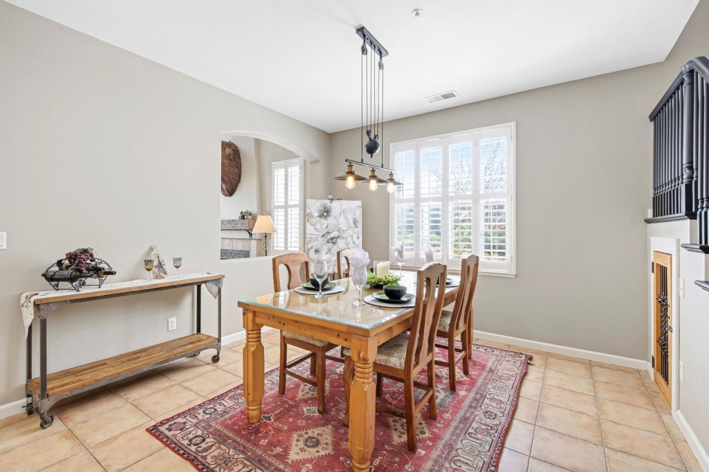 Detail Gallery Image 4 of 28 For 2 Donner St, San Juan Bautista,  CA 95045 - 4 Beds | 2/1 Baths