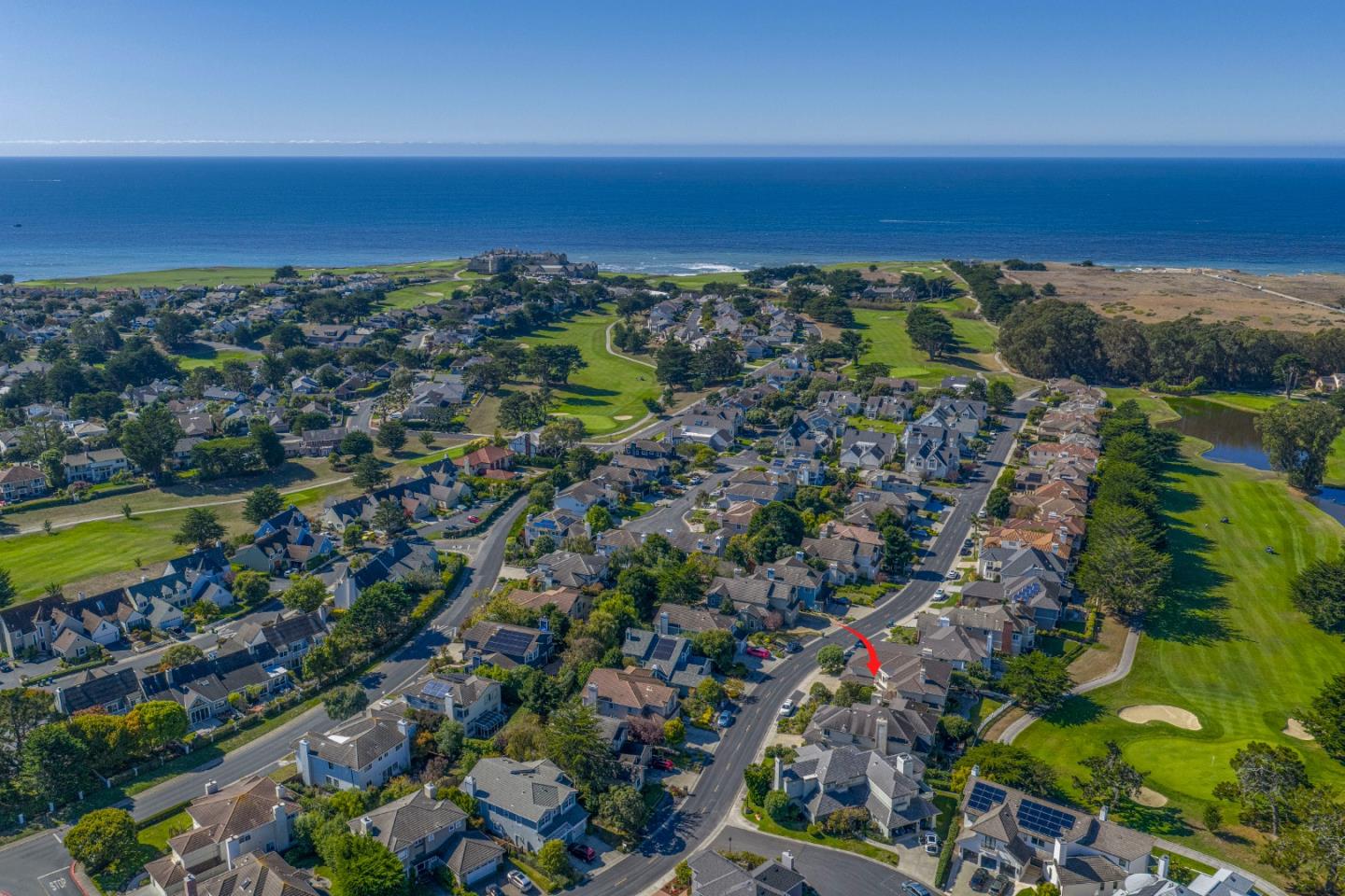 Detail Gallery Image 11 of 12 For 44 Fairway Pl, Half Moon Bay,  CA 94019 - 4 Beds | 3 Baths