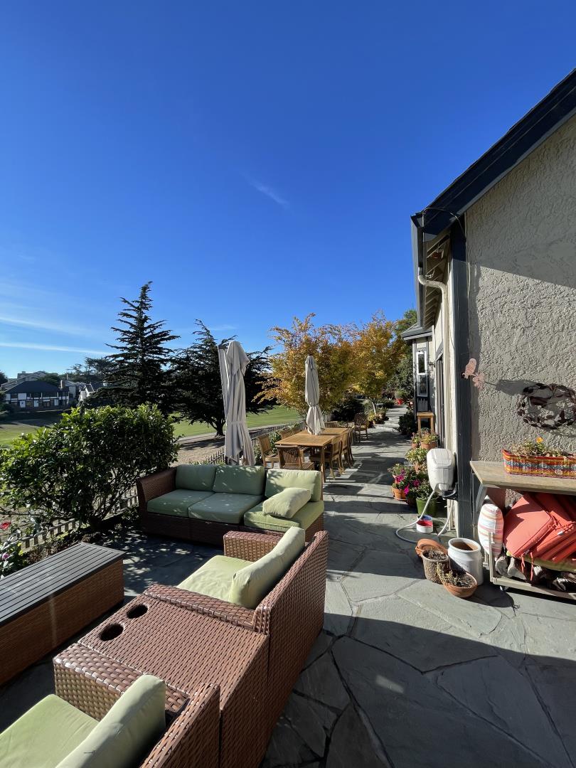 Detail Gallery Image 7 of 12 For 44 Fairway Pl, Half Moon Bay,  CA 94019 - 4 Beds | 3 Baths