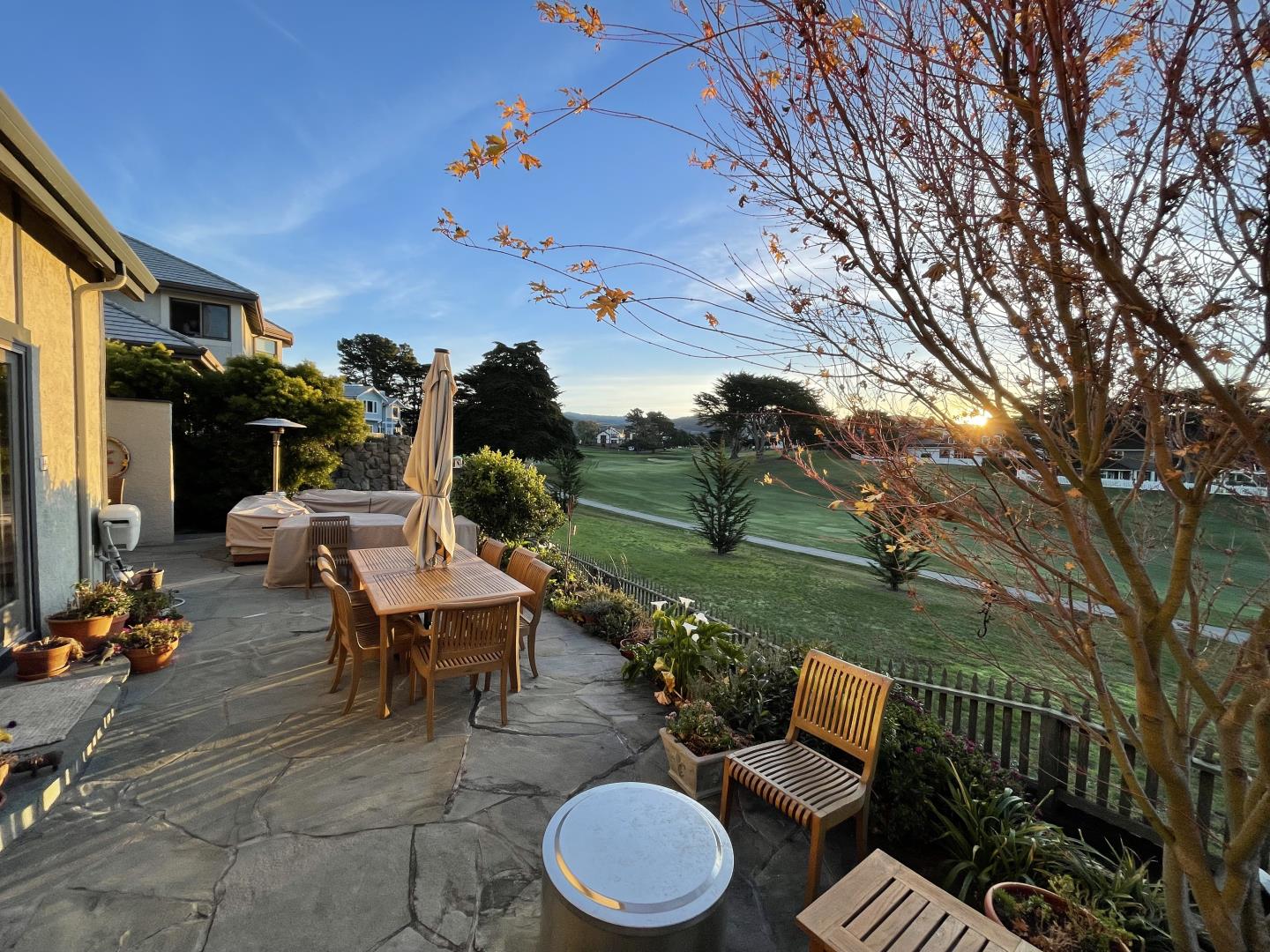 Detail Gallery Image 9 of 12 For 44 Fairway Pl, Half Moon Bay,  CA 94019 - 4 Beds | 3 Baths