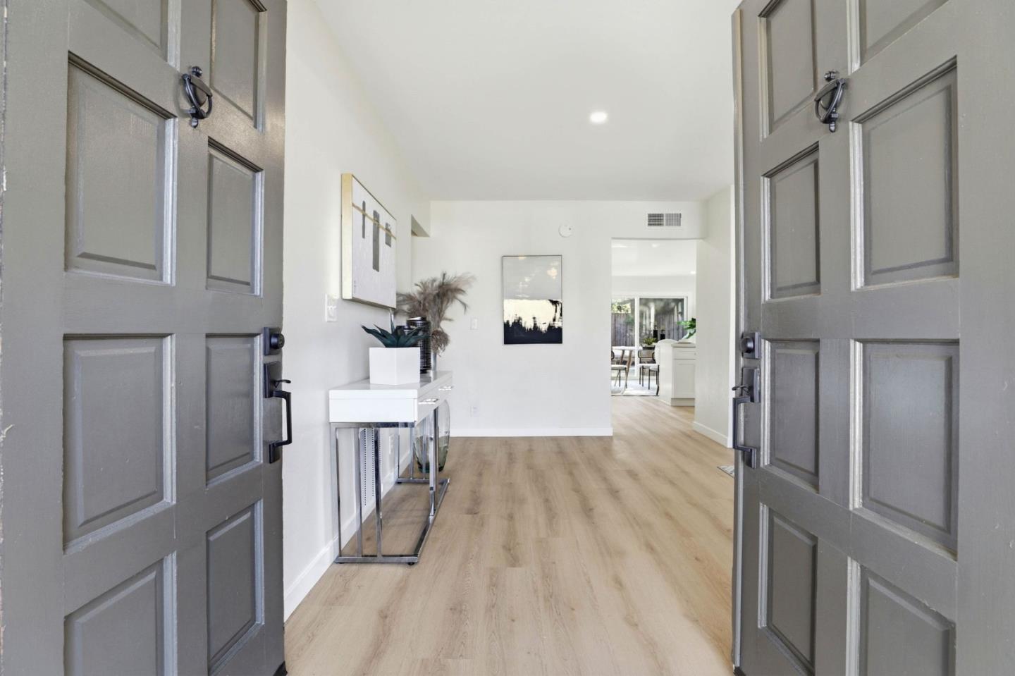 Detail Gallery Image 3 of 31 For 124 Biddleford Ct, San Jose,  CA 95139 - 4 Beds | 2 Baths