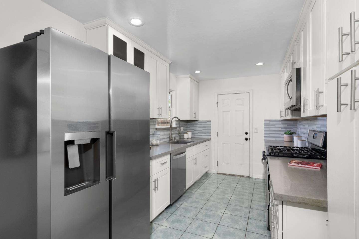 Detail Gallery Image 11 of 39 For 679 School St, Pittsburg,  CA 94565 - 3 Beds | 1 Baths